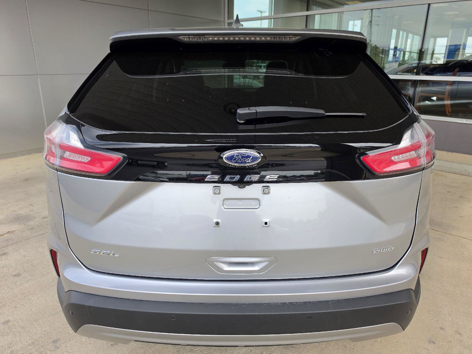 Used 2023 Ford Edge SEL AWD/4WD image 4