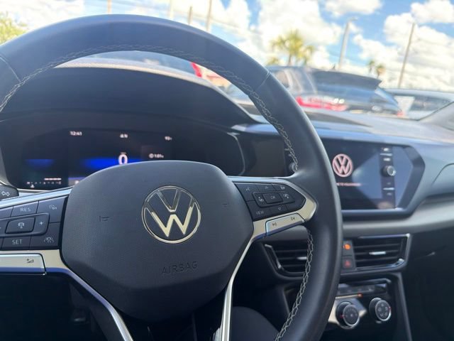 Certified 2023 Volkswagen Taos SE w/ Panoramic Sunroof Package FWD image 17
