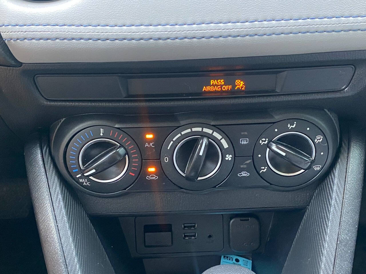 Used 2019 Toyota Yaris LE FWD image 31
