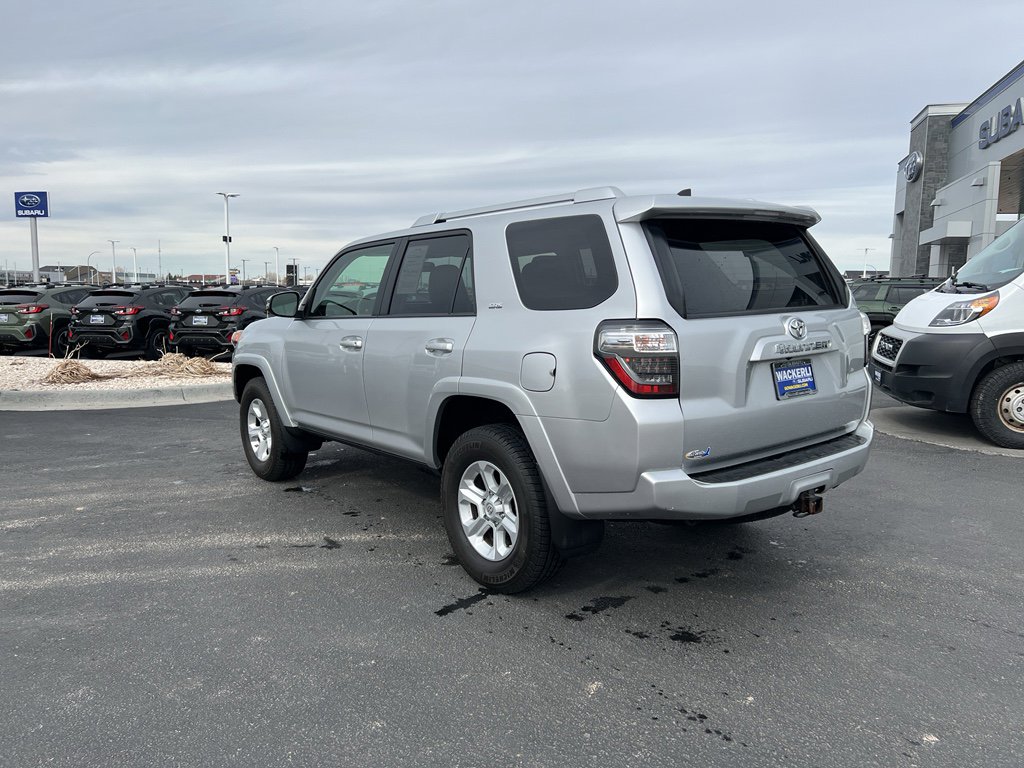 Used 2016 Toyota 4Runner SR5 Premium image 3