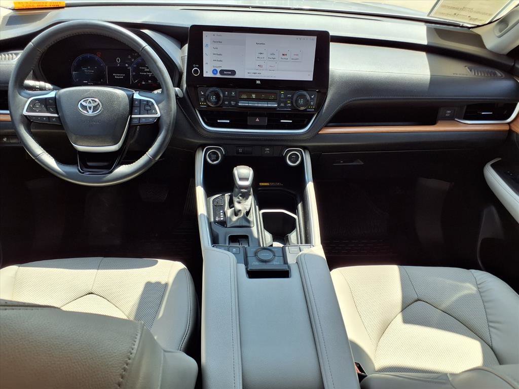 Used 2024 Toyota Grand Highlander Limited image 13
