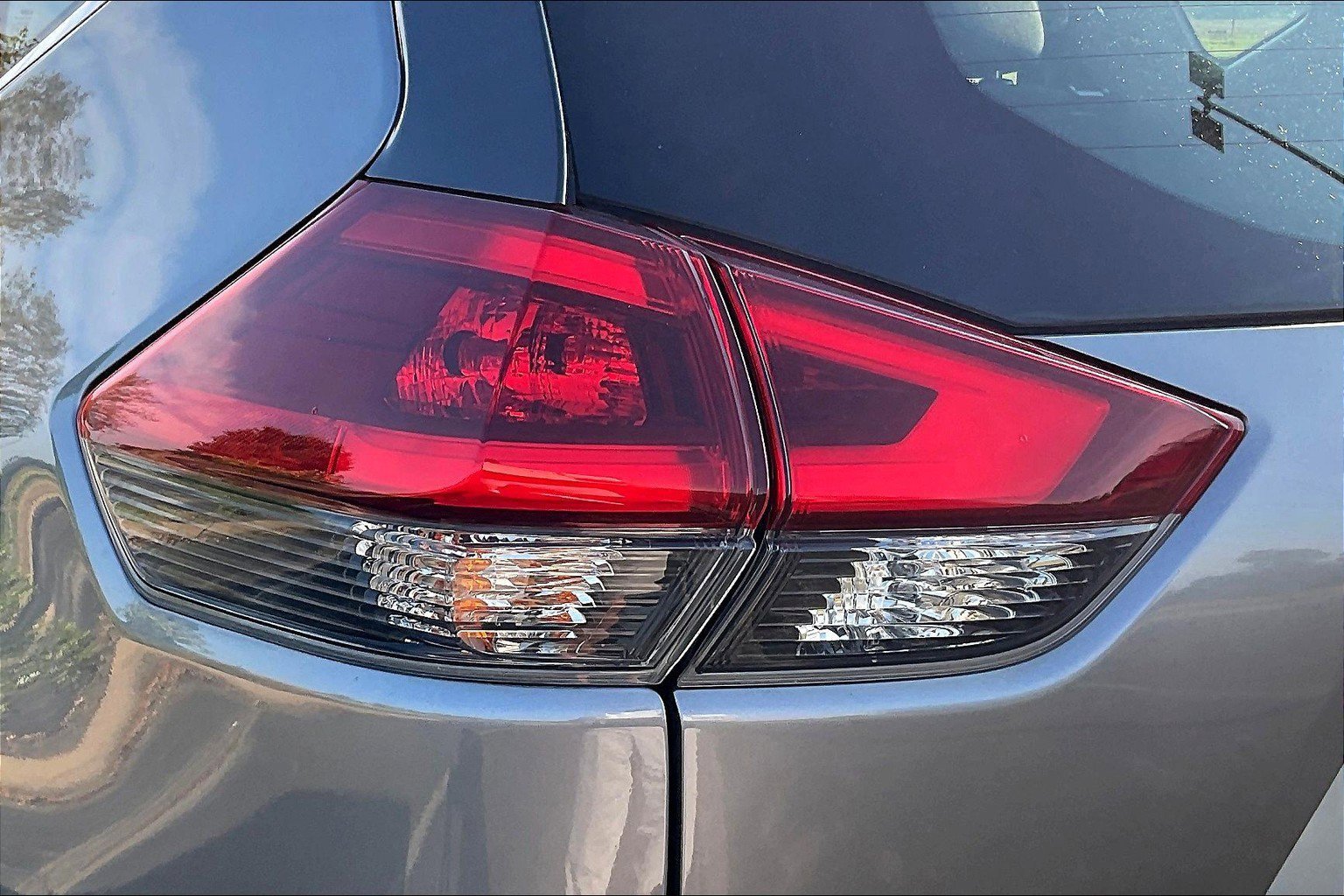 Used 2018 Nissan Rogue S image 26