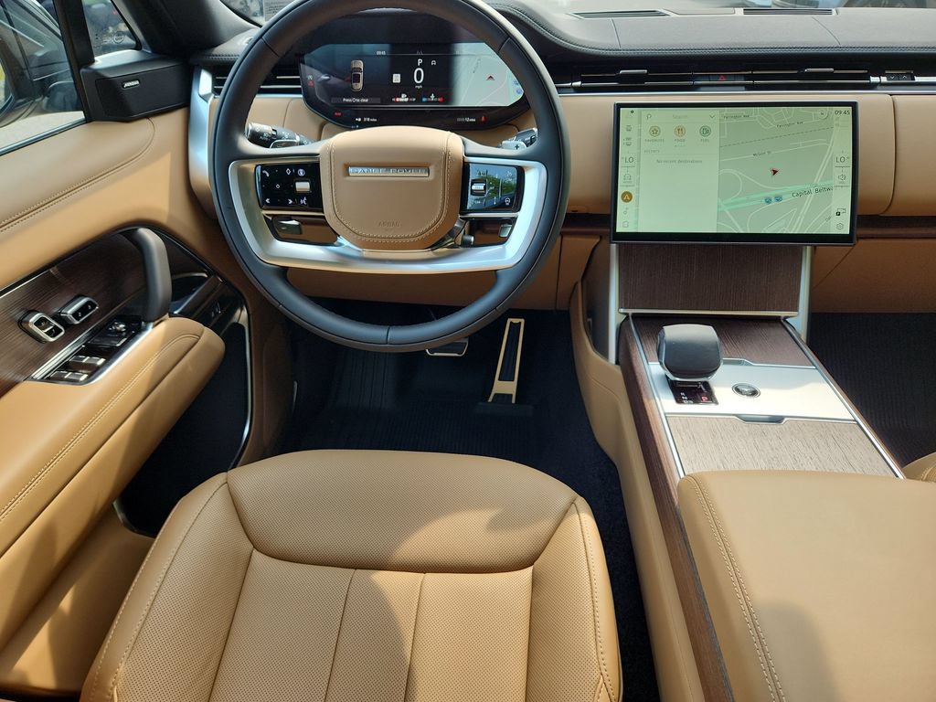 New 2026 Land Rover Range Rover Long Wheelbase SE AWD/4WD image 4