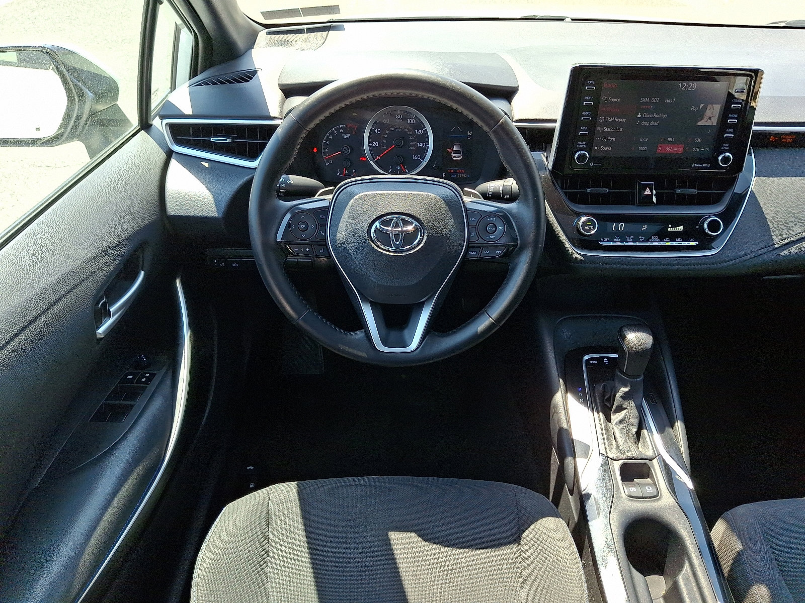 Used 2021 Toyota Corolla SE w/ SE Premium Package FWD image 12
