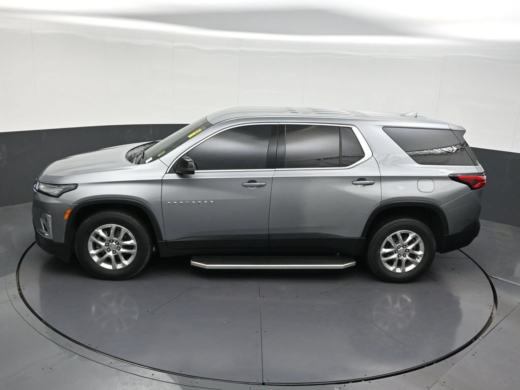Used 2023 Chevrolet Traverse LS FWD image 17