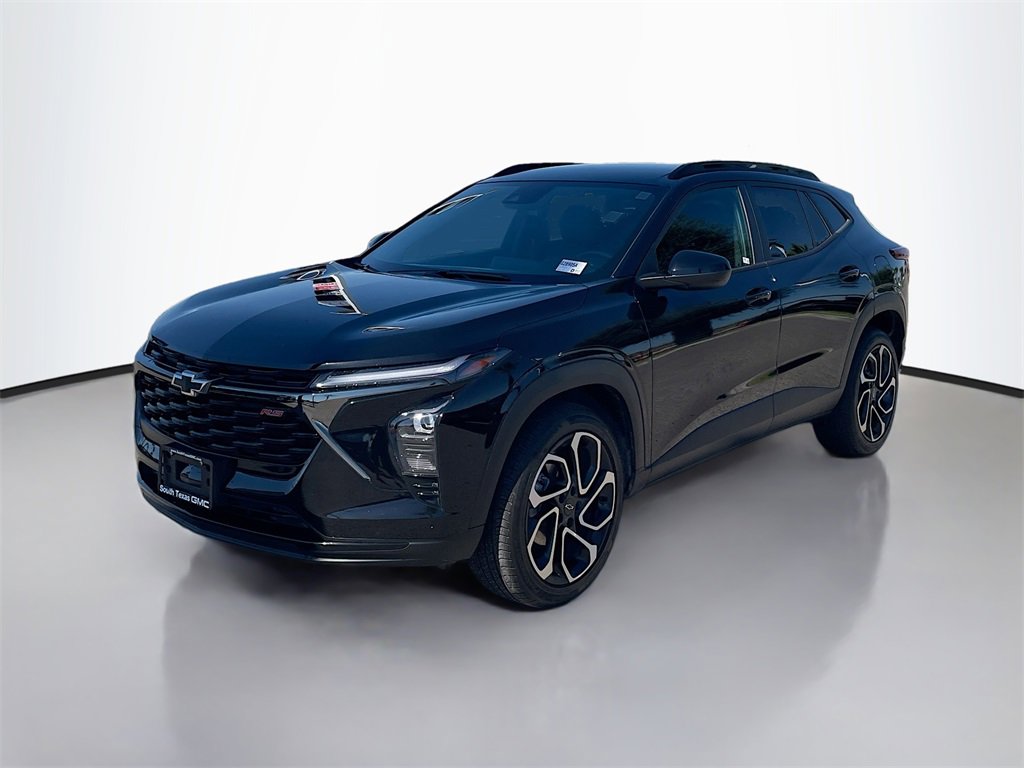 Used 2025 Chevrolet Trax RS w/ Driver Confidence Package image 3