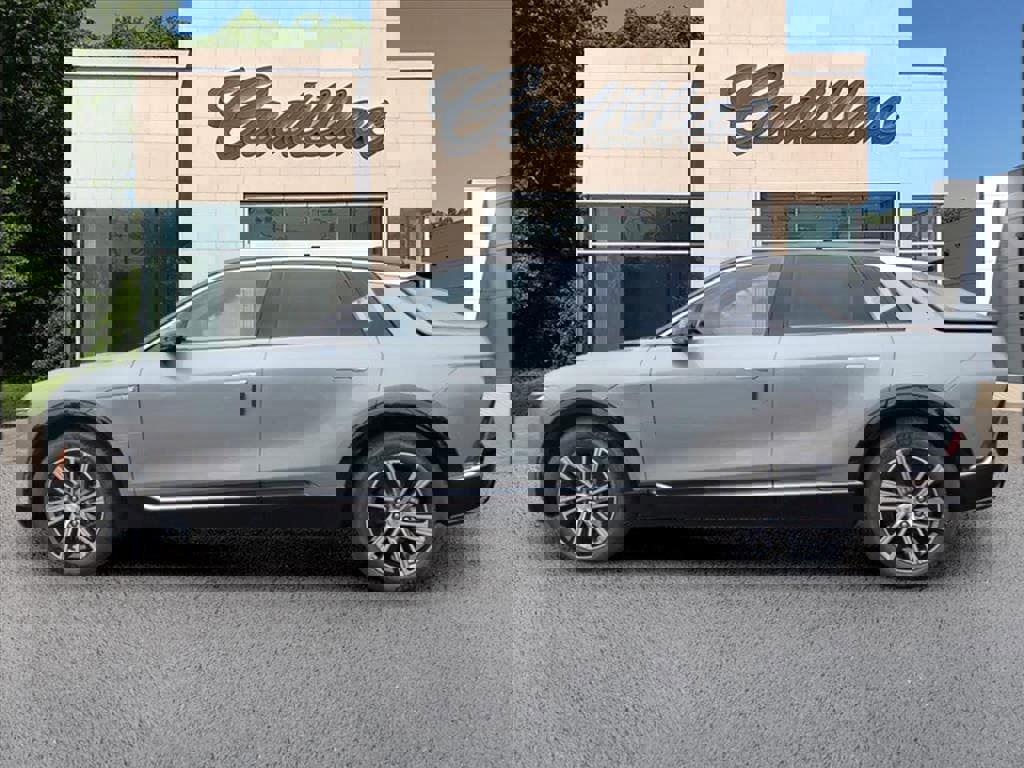 New 2026 Cadillac Lyriq Luxury image 2