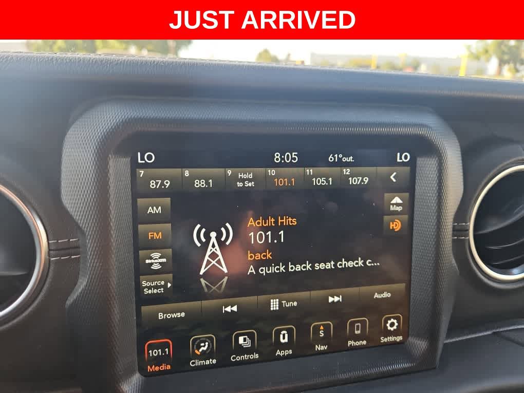 Used 2023 Jeep Wrangler Unlimited Sahara AWD/4WD image 16