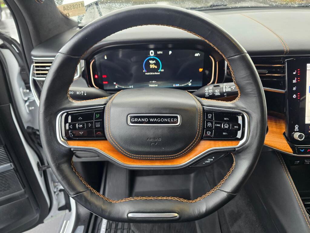 Used 2022 Jeep Grand Wagoneer Series III image 16