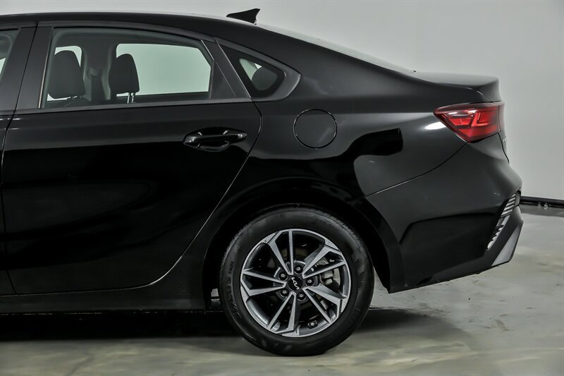 Used 2024 Kia Forte LXS FWD image 8