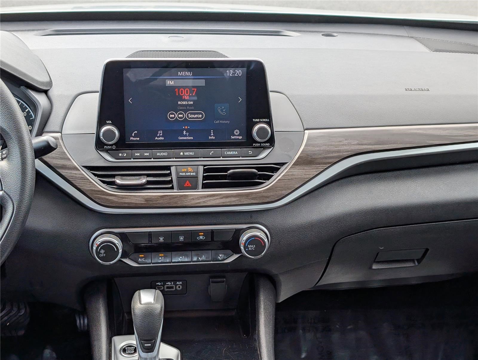 Used 2024 Nissan Altima 2.5 SV image 17