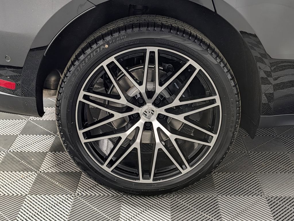 New 2026 Porsche Macan image 13