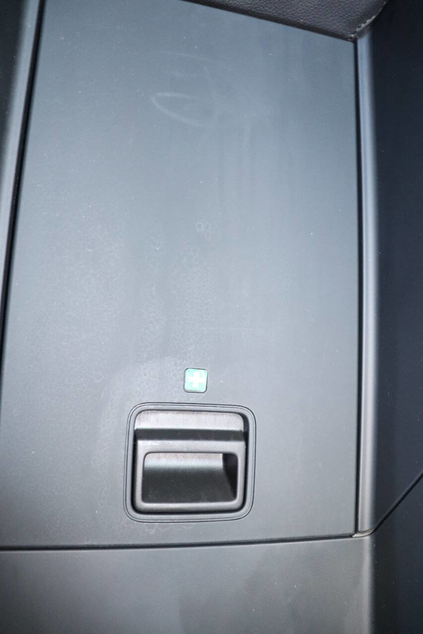 Used 2013 Audi A8 L 3.0T w/ Driver Assistance Pkg image 53