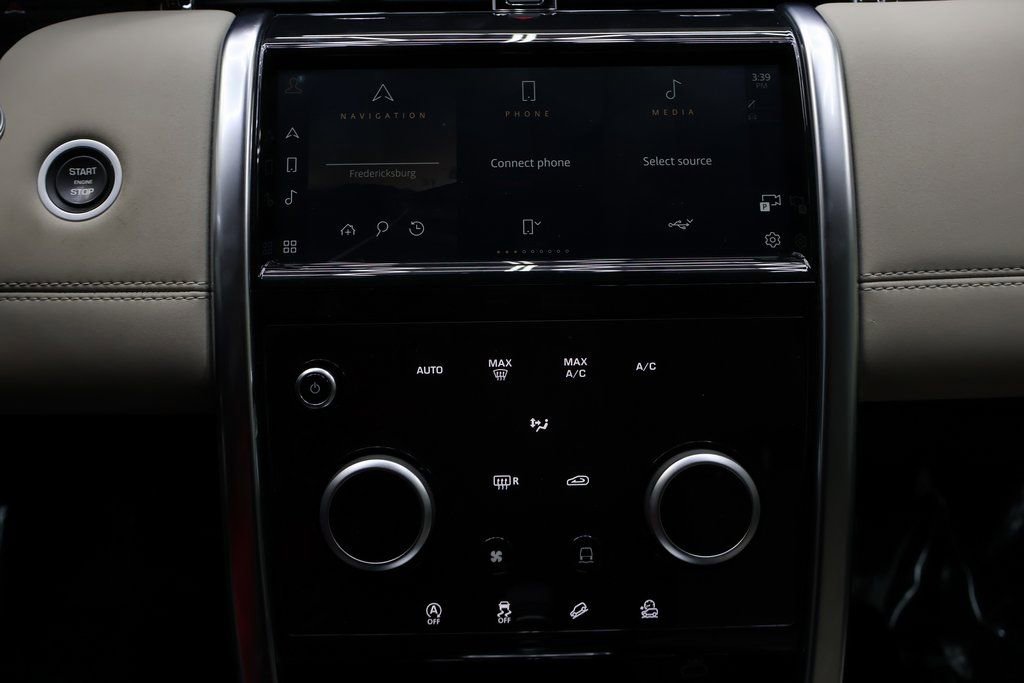 Used 2021 Land Rover Discovery Sport SE image 21