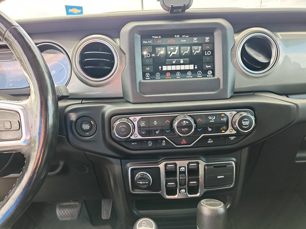 Used 2021 Jeep Gladiator Overland w/ Cold Weather Group AWD/4WD image 21