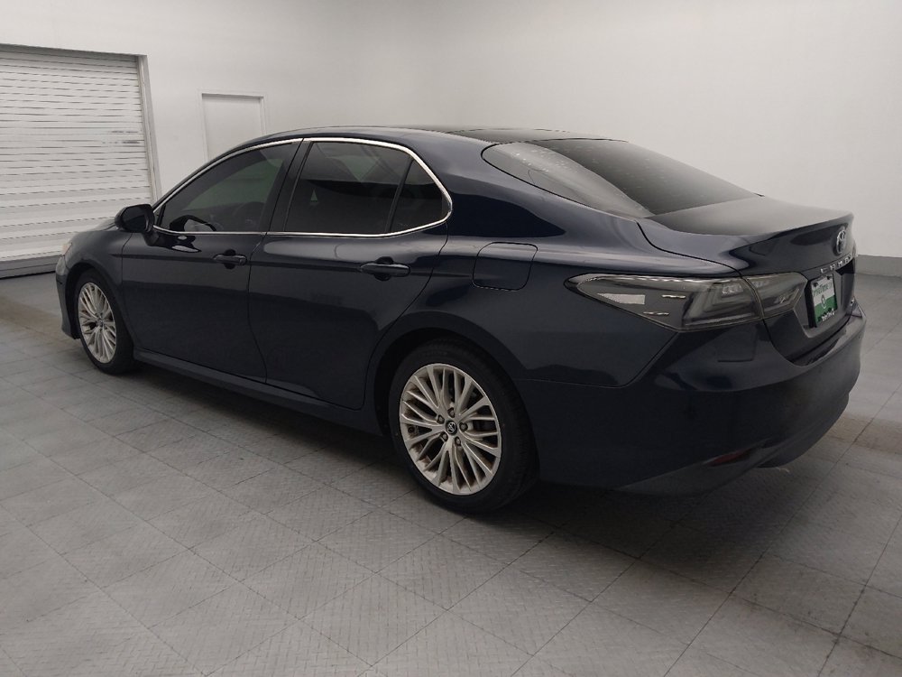 Used 2018 Toyota Camry XLE FWD image 3