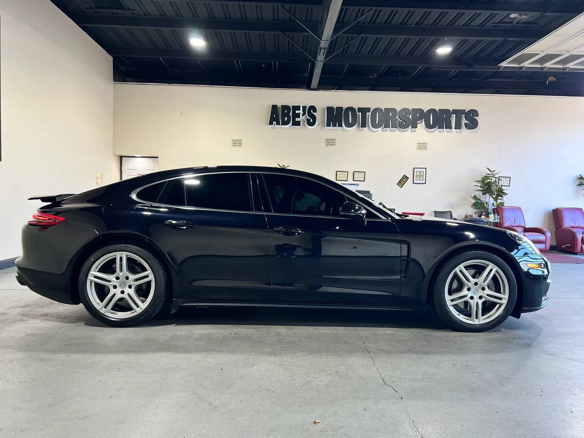 Used 2018 Porsche Panamera 4S AWD/4WD image 4