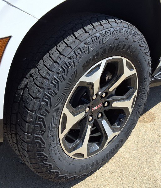 New 2026 GMC Yukon AT4 AWD/4WD image 21