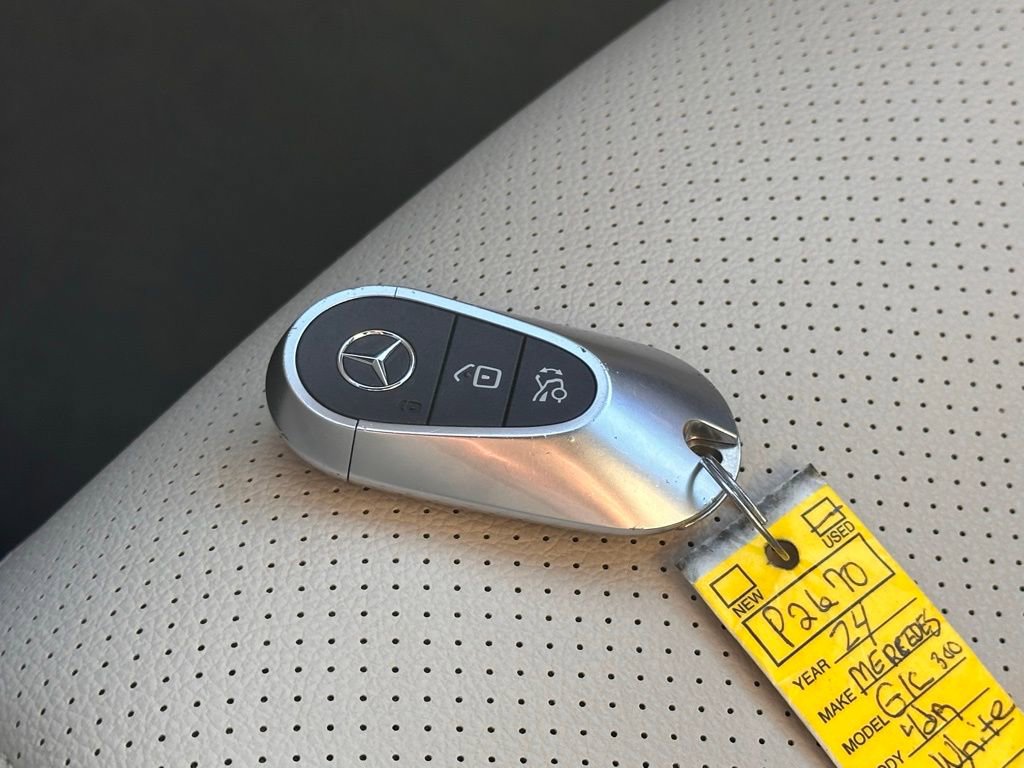 Used 2024 Mercedes-Benz GLC 300 4MATIC image 34