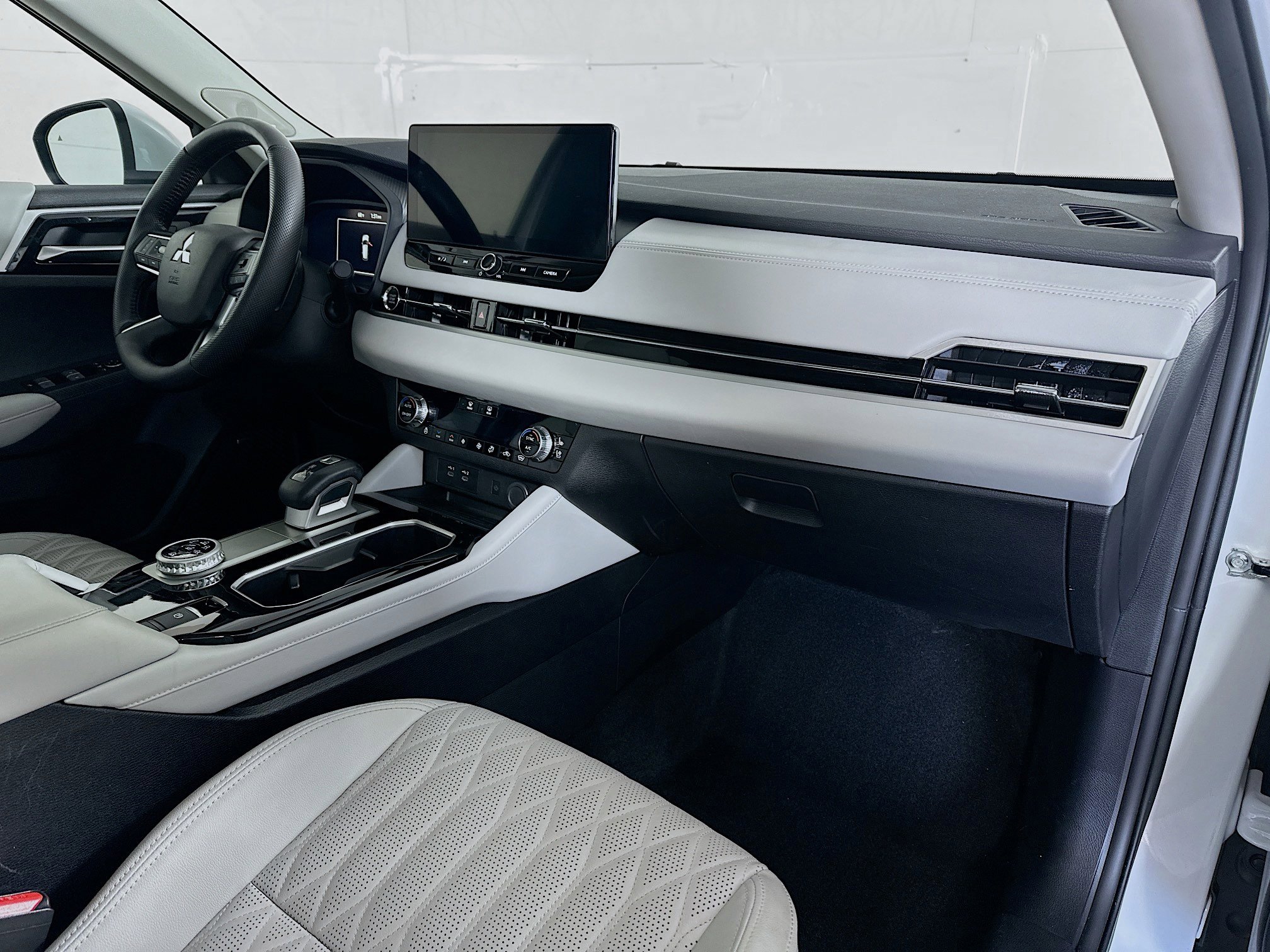 Used 2025 Mitsubishi Outlander SEL image 31