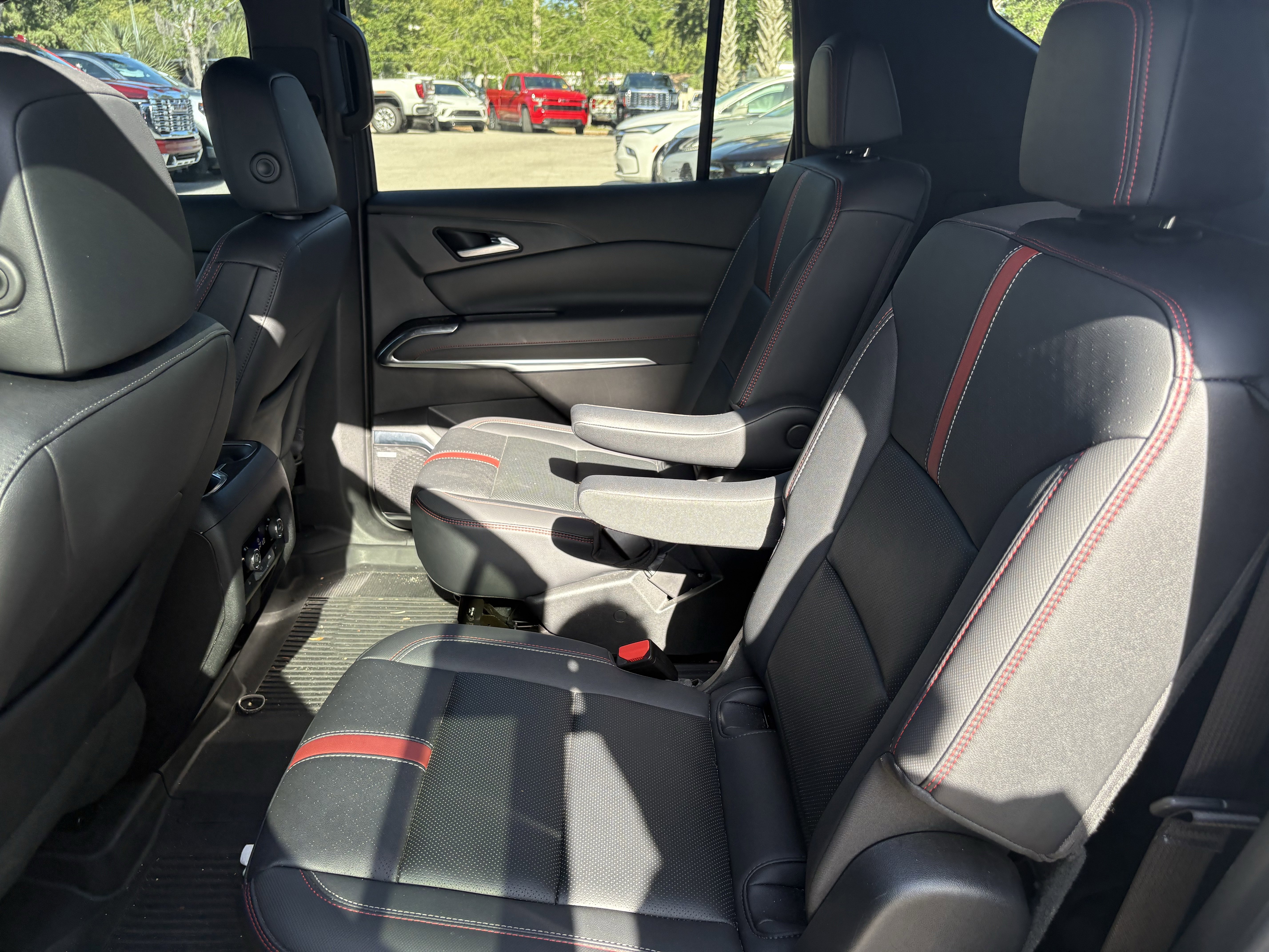 Used 2024 Chevrolet Traverse RS w/ LPO, Floor Liner Package FWD image 9