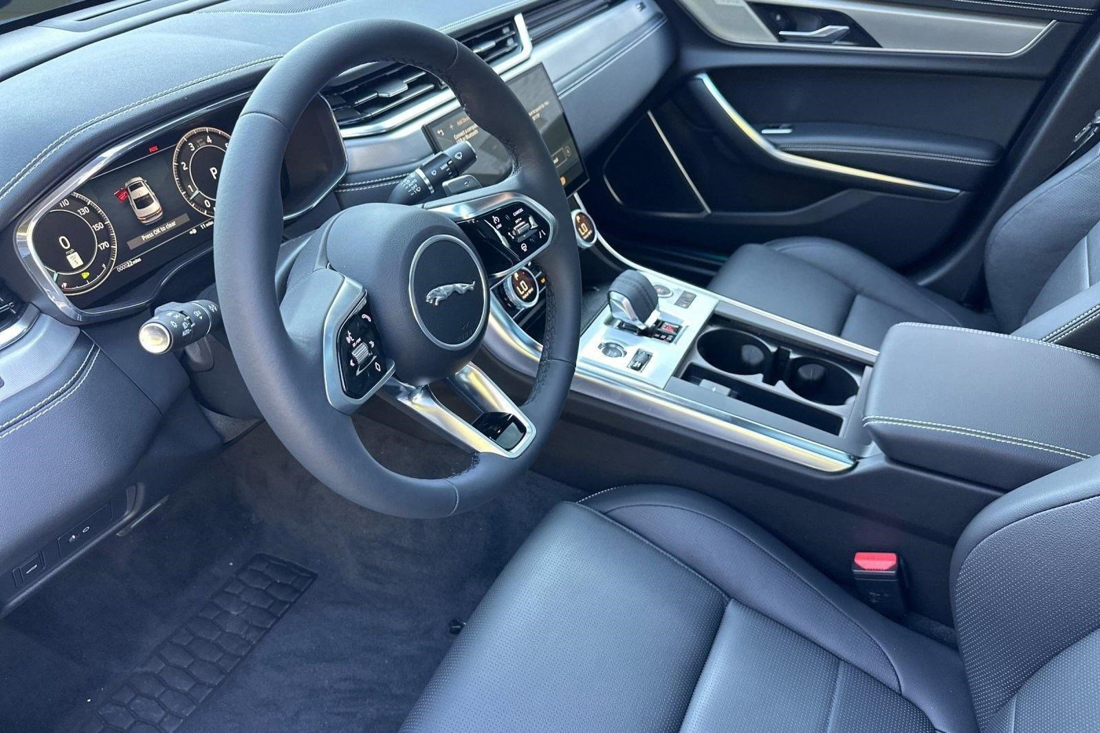 New 2024 Jaguar XF R-Dynamic SE image 4