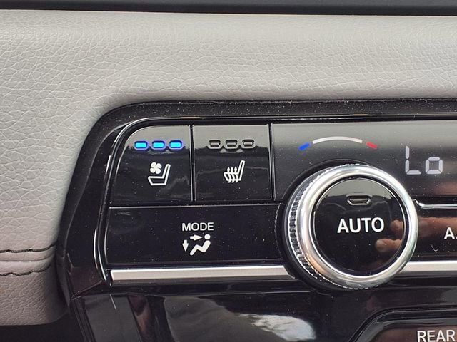 Used 2025 Honda Pilot Elite image 13