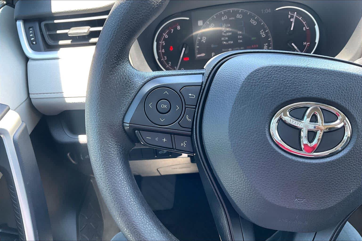Used 2025 Toyota RAV4 XLE w/ Convenience Package FWD image 22