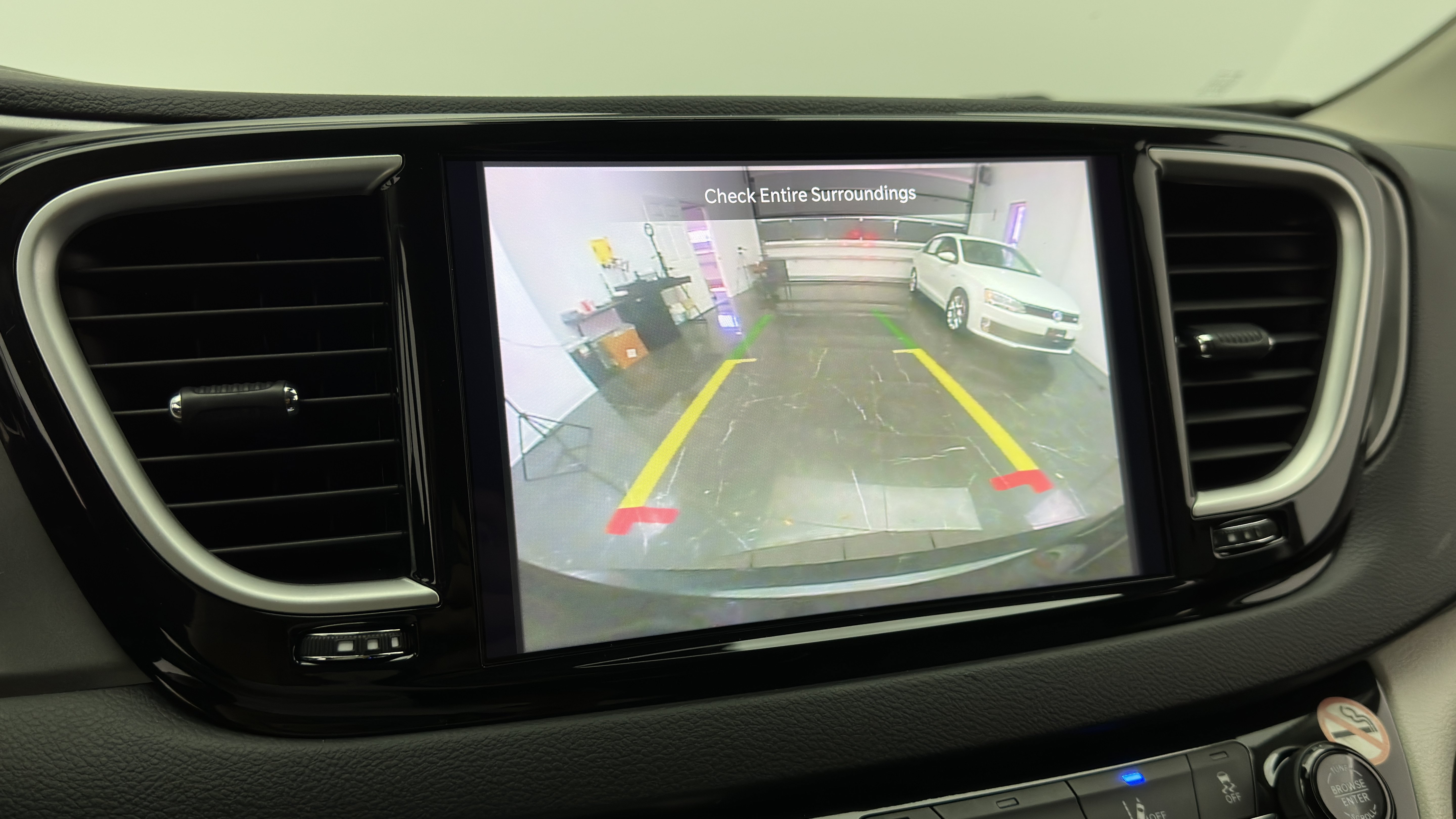 Used 2023 Chrysler Pacifica Touring-L FWD image 24