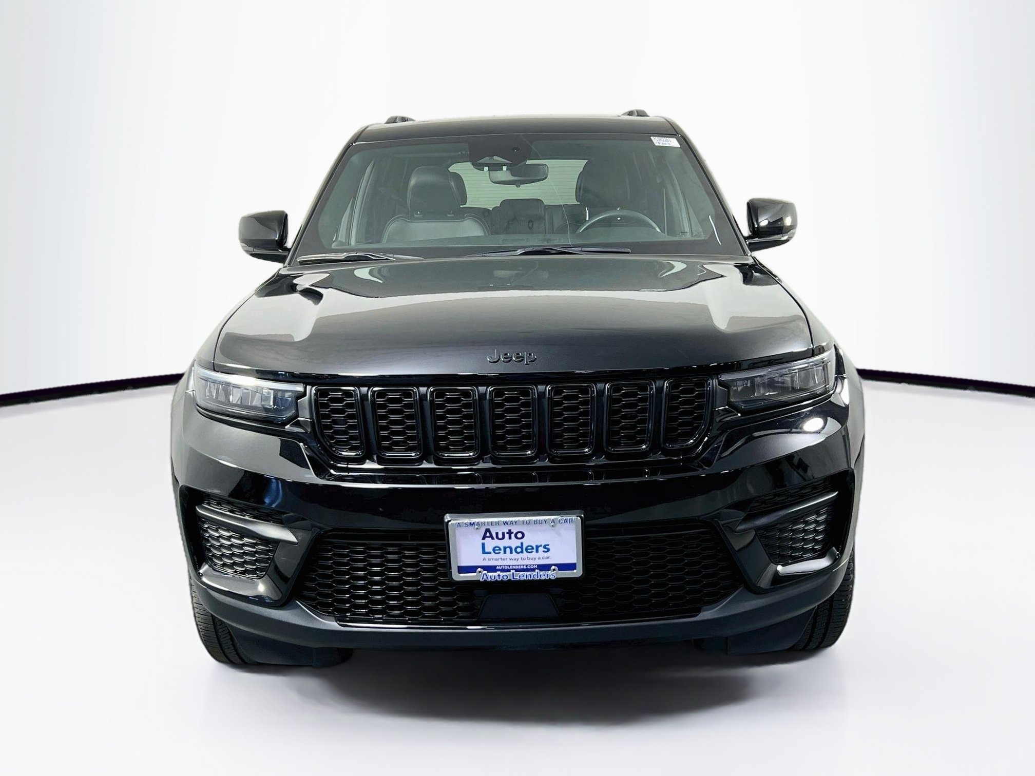 Used 2023 Jeep Grand Cherokee Altitude AWD/4WD image 2