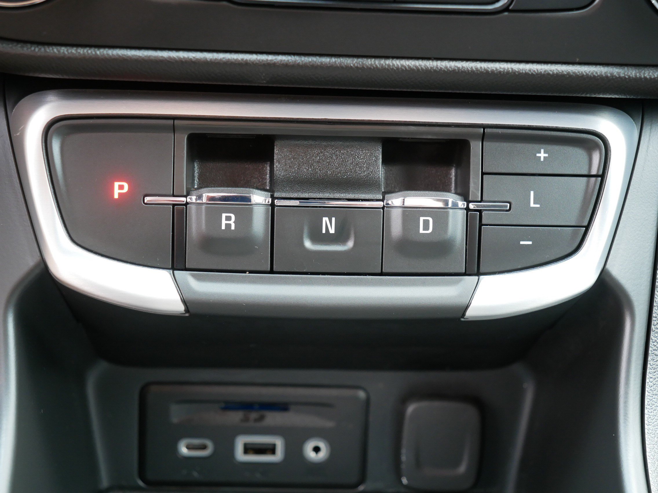 Used 2024 GMC Terrain SLT w/ Elevation Edition AWD/4WD image 24