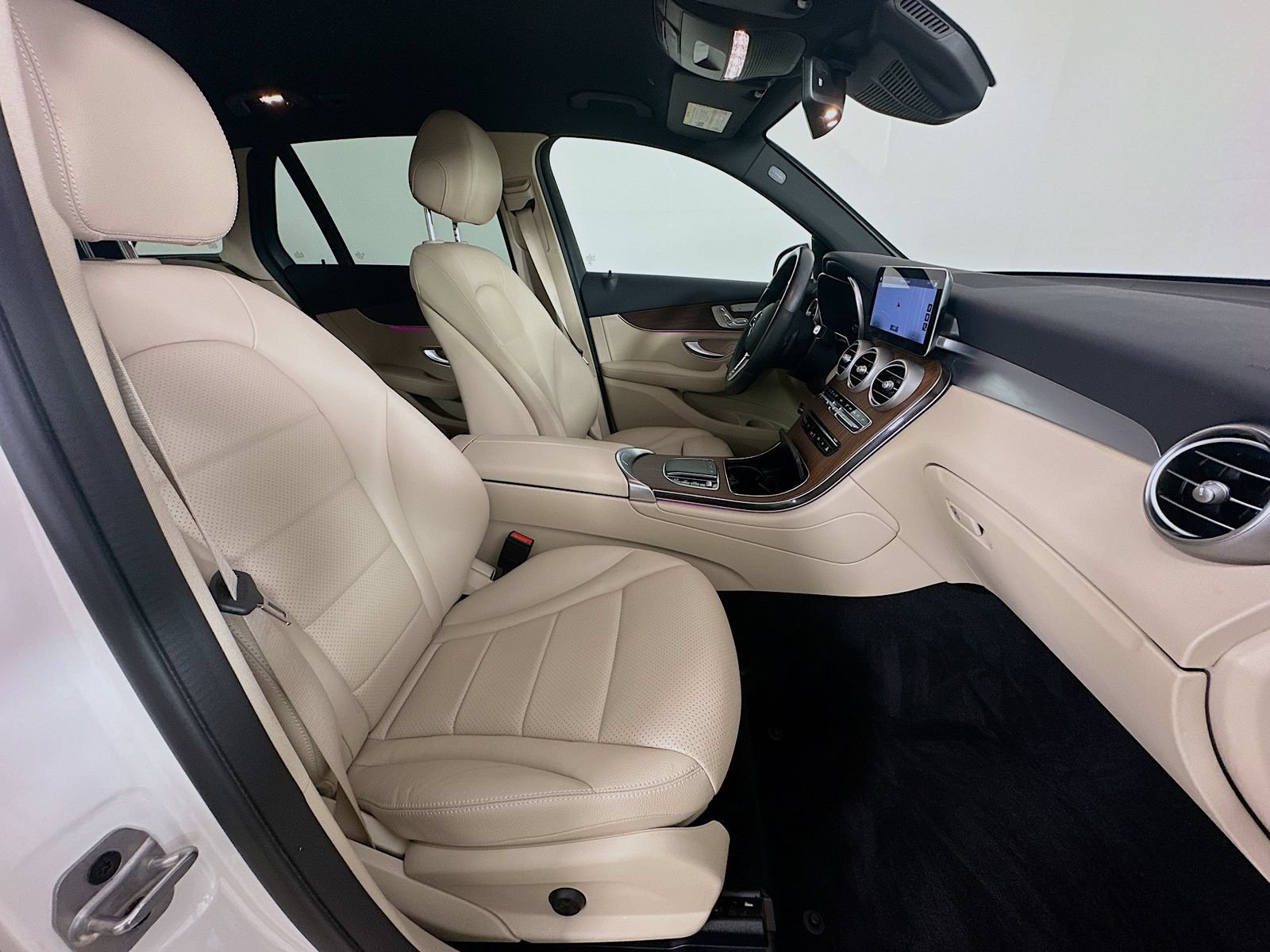 Used 2021 Mercedes-Benz GLC 300 4MATIC image 40