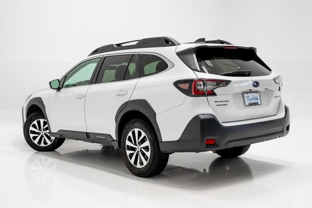 Used 2024 Subaru Outback Premium AWD/4WD image 32