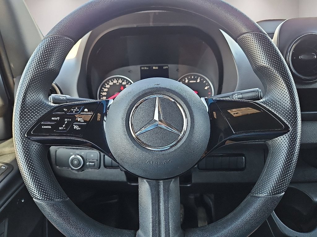 Used 2025 Mercedes-Benz Sprinter 2500 image 30
