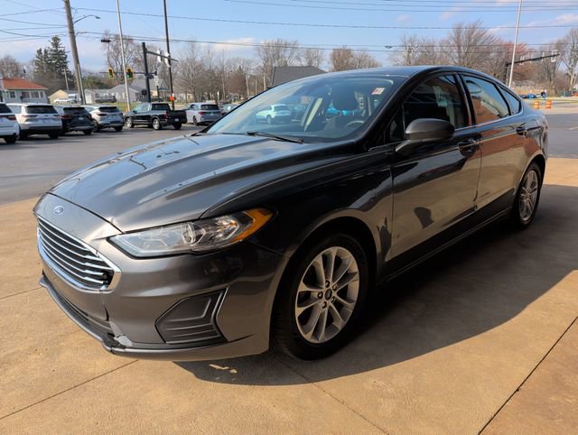 Used 2019 Ford Fusion SE image 3