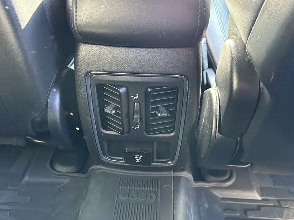 Used 2022 Jeep Grand Cherokee Laredo X image 17