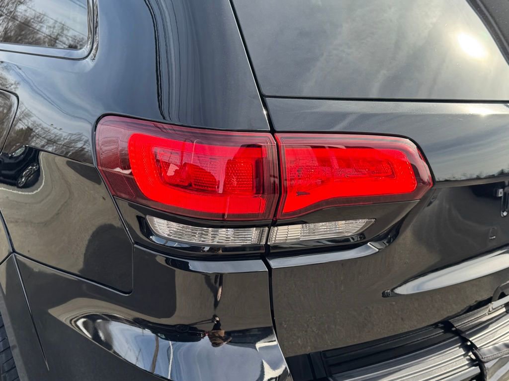 Used 2018 Jeep Grand Cherokee SRT image 14