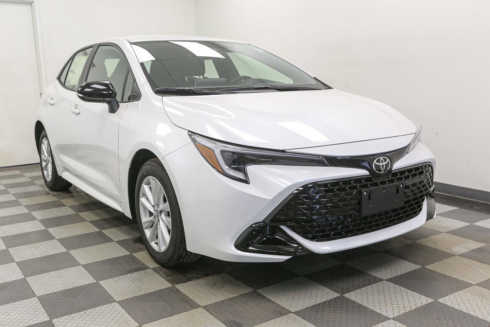 New 2026 Toyota Corolla SE FWD image 2