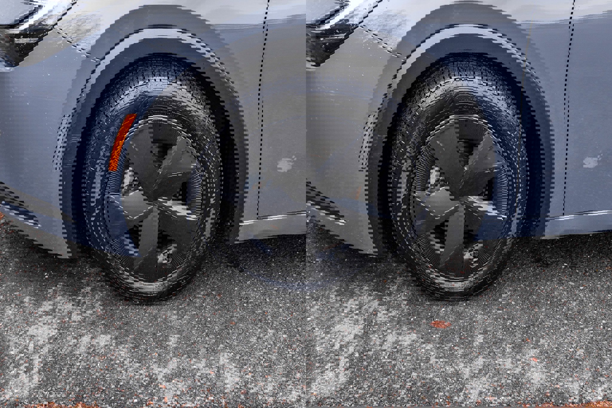 Used 2025 Toyota Prius LE image 12