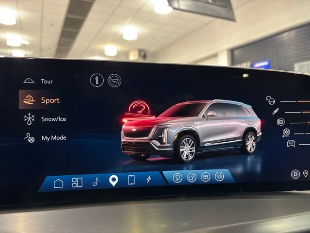 Certified 2026 Cadillac Vistiq Premium Luxury AWD/4WD image 25