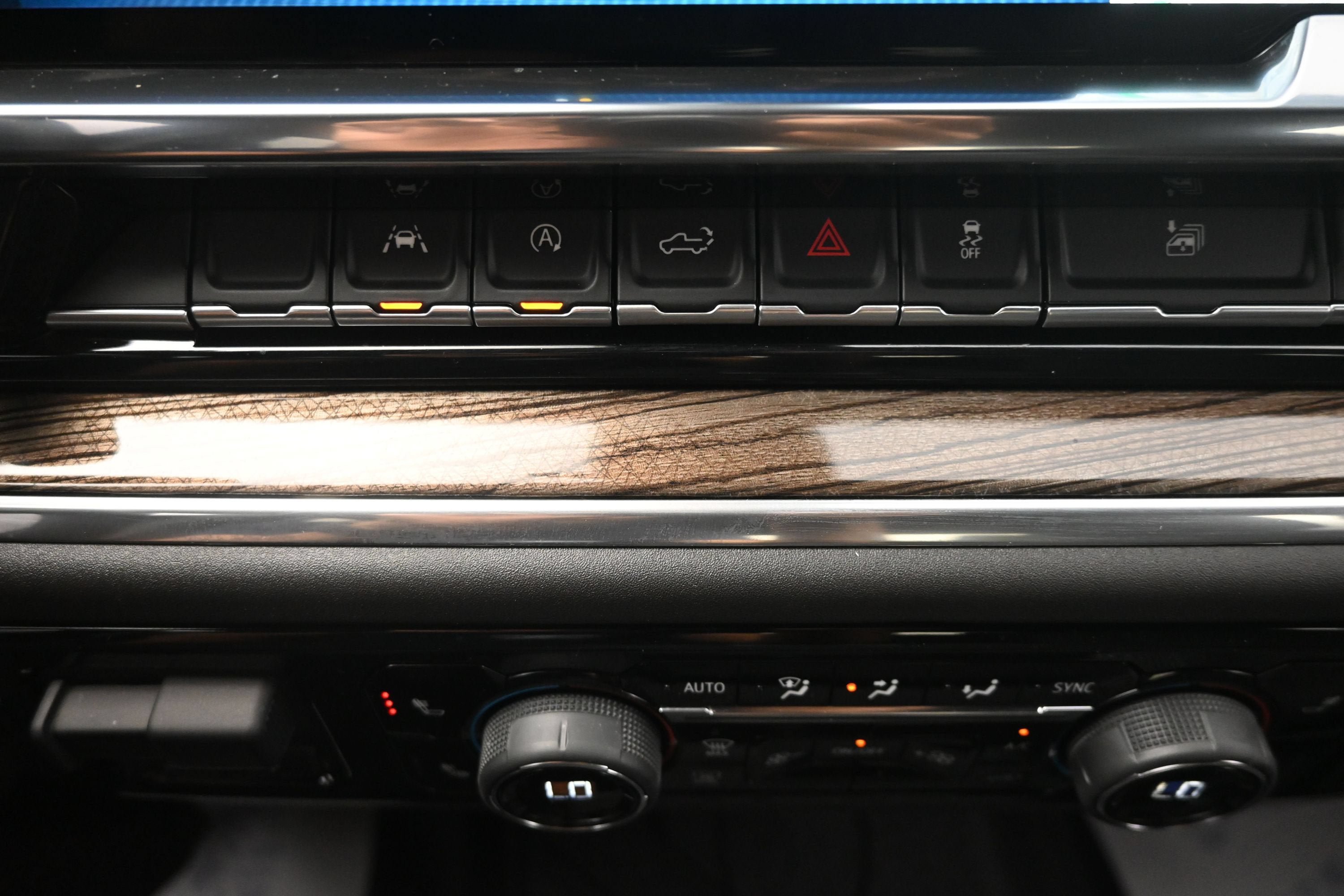 Certified 2025 Chevrolet Silverado 1500 RST w/ LPO, Liner Protection Package AWD/4WD image 20