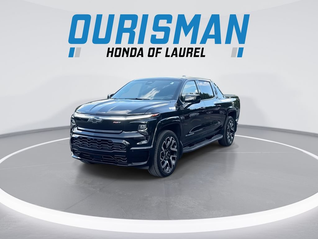 Used 2024 Chevrolet Silverado EV RST AWD/4WD image 4