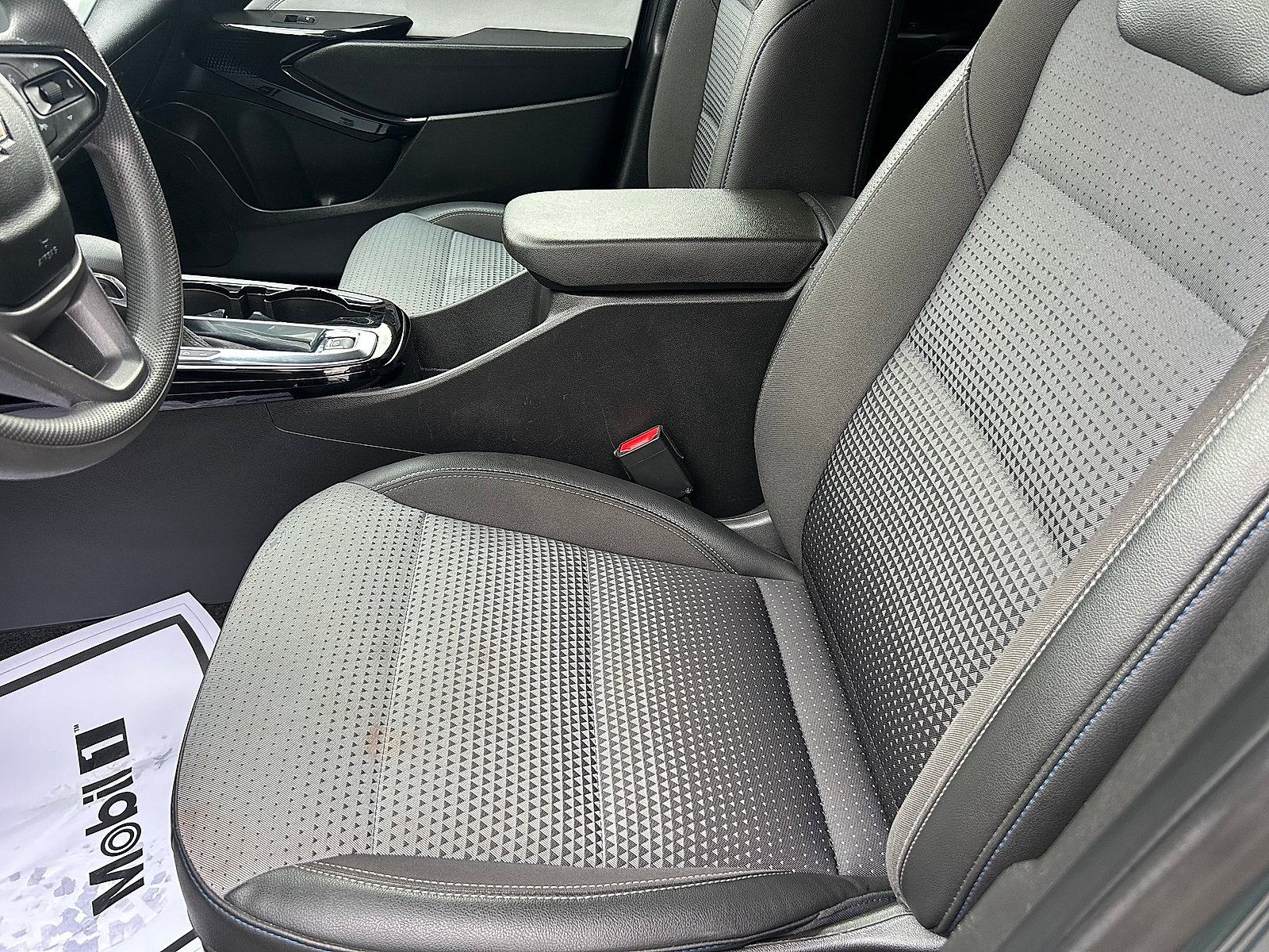 Used 2025 Chevrolet Trax LT FWD image 11