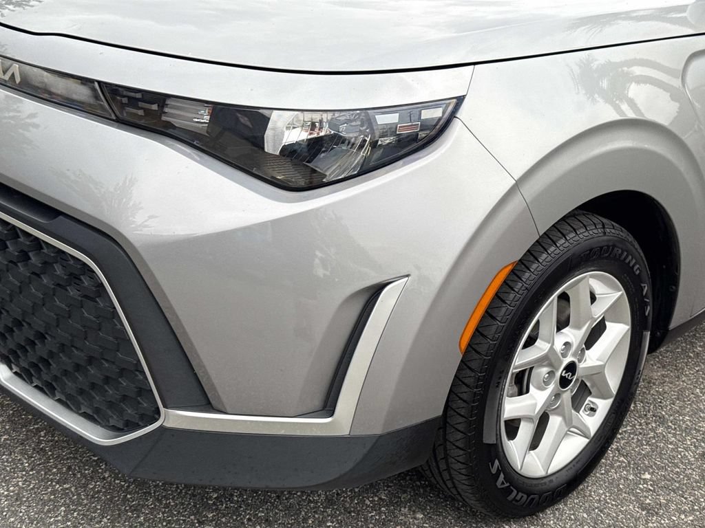 Used 2023 Kia Soul LX w/ Option Group 015 FWD image 10