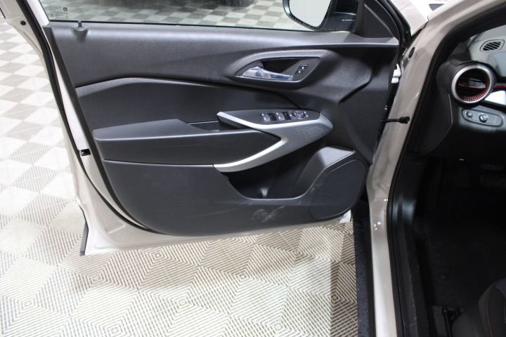 New 2026 Chevrolet Trax RS w/ Sunroof Package image 17