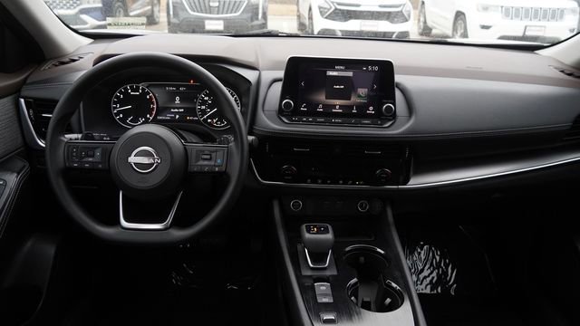 Used 2022 Nissan Rogue SV image 15