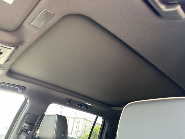 New 2026 Chevrolet Suburban Premier w/ Sun And Tow Package AWD/4WD image 22