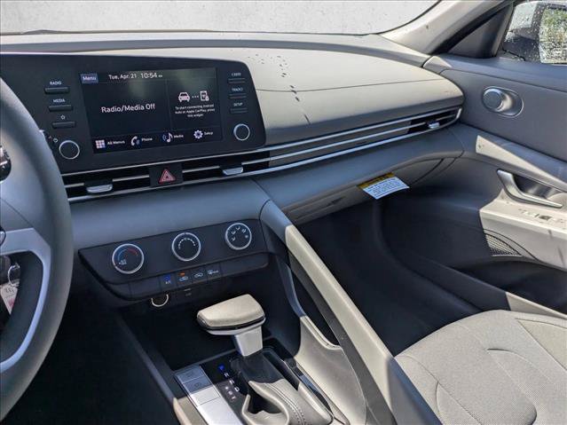 New 2026 Hyundai Elantra SE FWD image 13