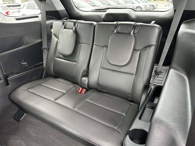 Used 2023 Ford Explorer XLT w/ Equipment Group 202A AWD/4WD image 11