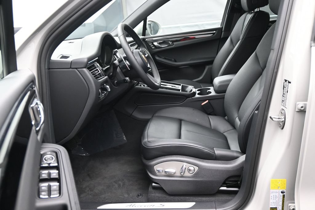 New 2026 Porsche Macan S AWD/4WD image 6